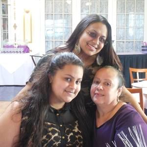 Meet your Posher, Zenia